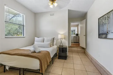 5762 2nd Avenue N St Petersburg FL 33710