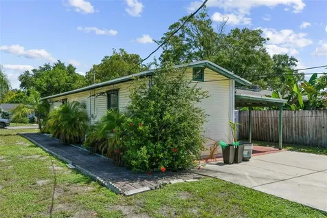 5762 2nd Avenue N St Petersburg FL 33710