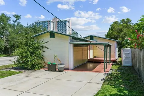 5762 2nd Avenue N St Petersburg FL 33710