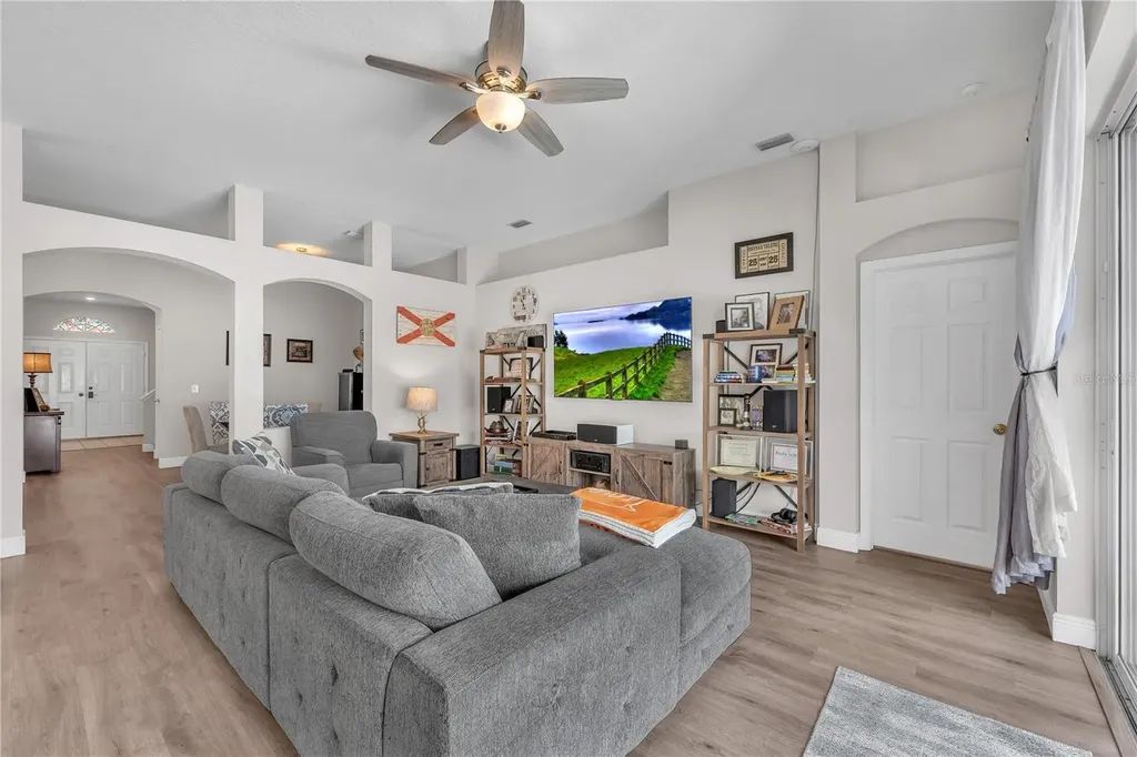 4306 Orange Ridge Court Valrico FL 33596
