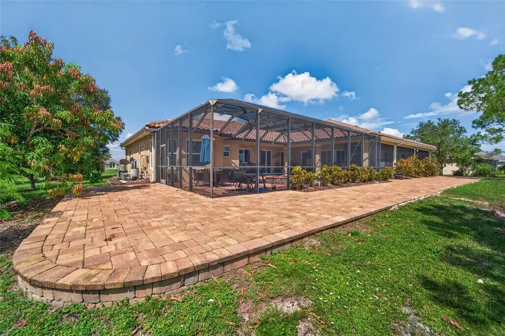 5207 Lake Venice Drive Wimauma FL 33598