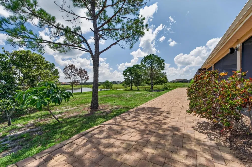 5207 Lake Venice Drive Wimauma FL 33598