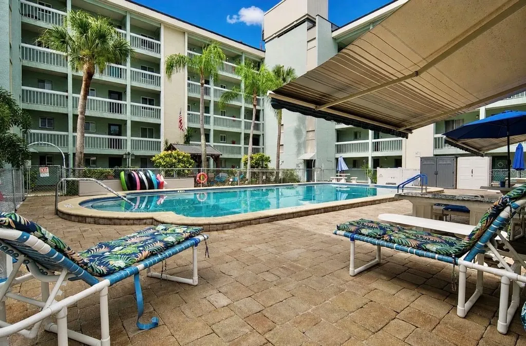 801 83rd Avenue N St Petersburg FL 33702
