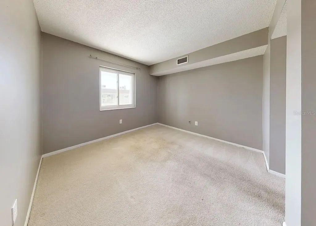 801 83rd Avenue N St Petersburg FL 33702