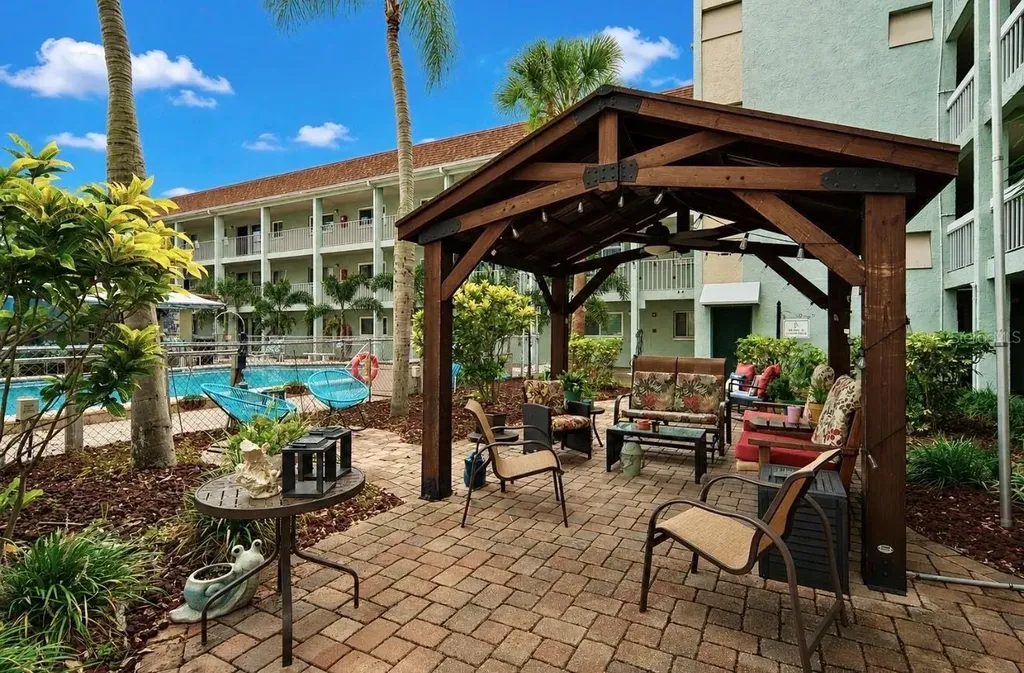 801 83rd Avenue N St Petersburg FL 33702