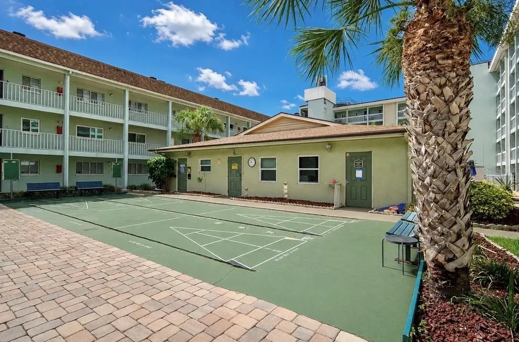 801 83rd Avenue N St Petersburg FL 33702