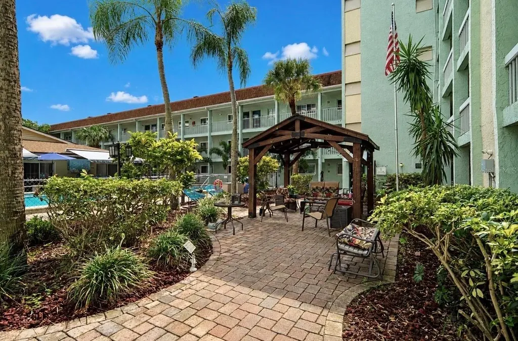 801 83rd Avenue N St Petersburg FL 33702