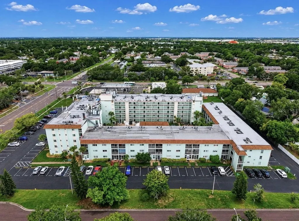801 83rd Avenue N St Petersburg FL 33702