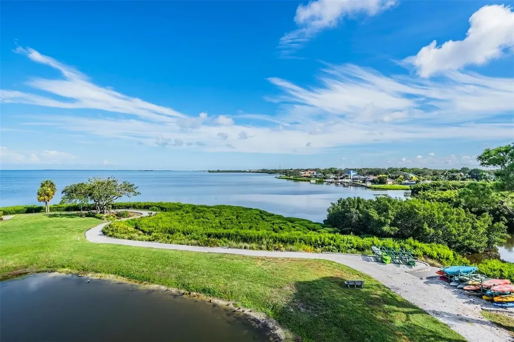 243 Mariner Drive Tarpon Springs FL 34689