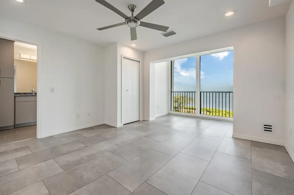 243 Mariner Drive Tarpon Springs FL 34689