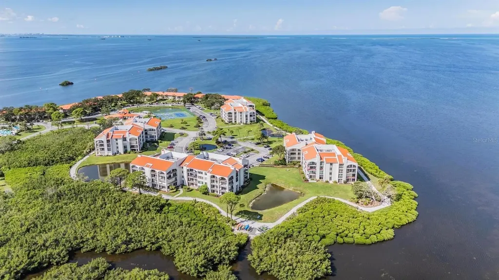 243 Mariner Drive Tarpon Springs FL 34689