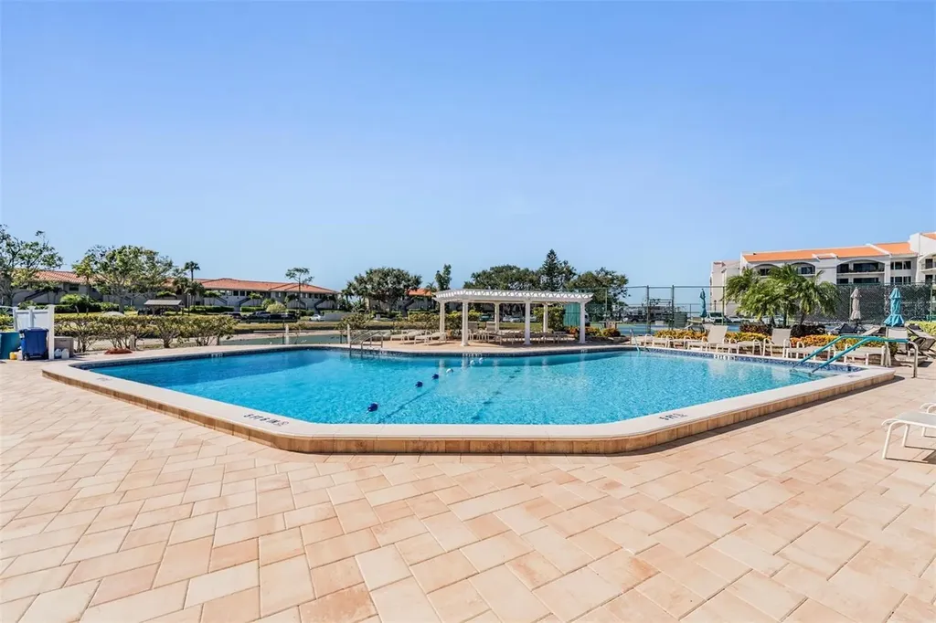243 Mariner Drive Tarpon Springs FL 34689