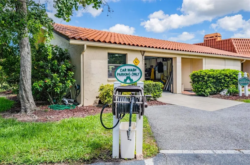 243 Mariner Drive Tarpon Springs FL 34689