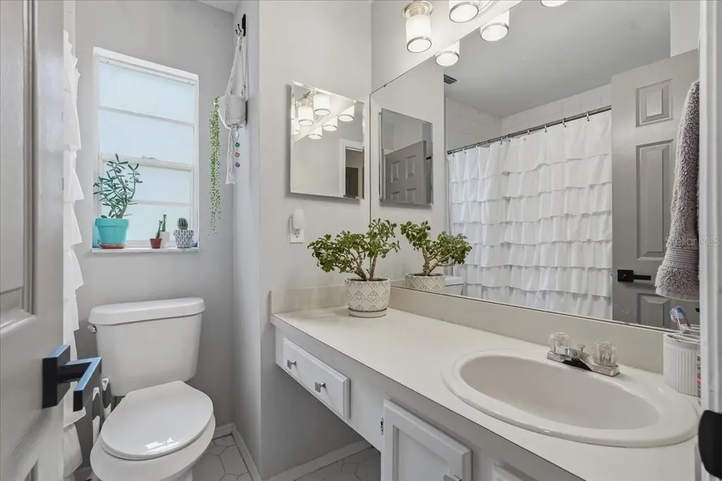 2120 Fletchers Point Circle Tampa FL 33613