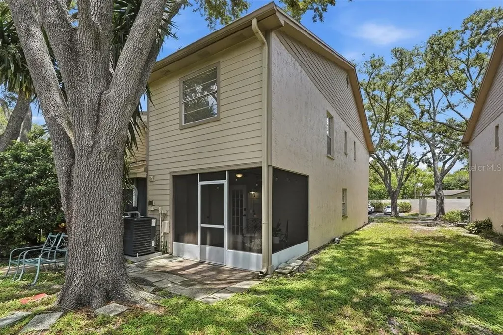 2120 Fletchers Point Circle Tampa FL 33613