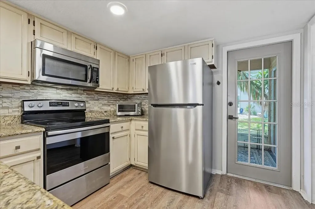 2120 Fletchers Point Circle Tampa FL 33613