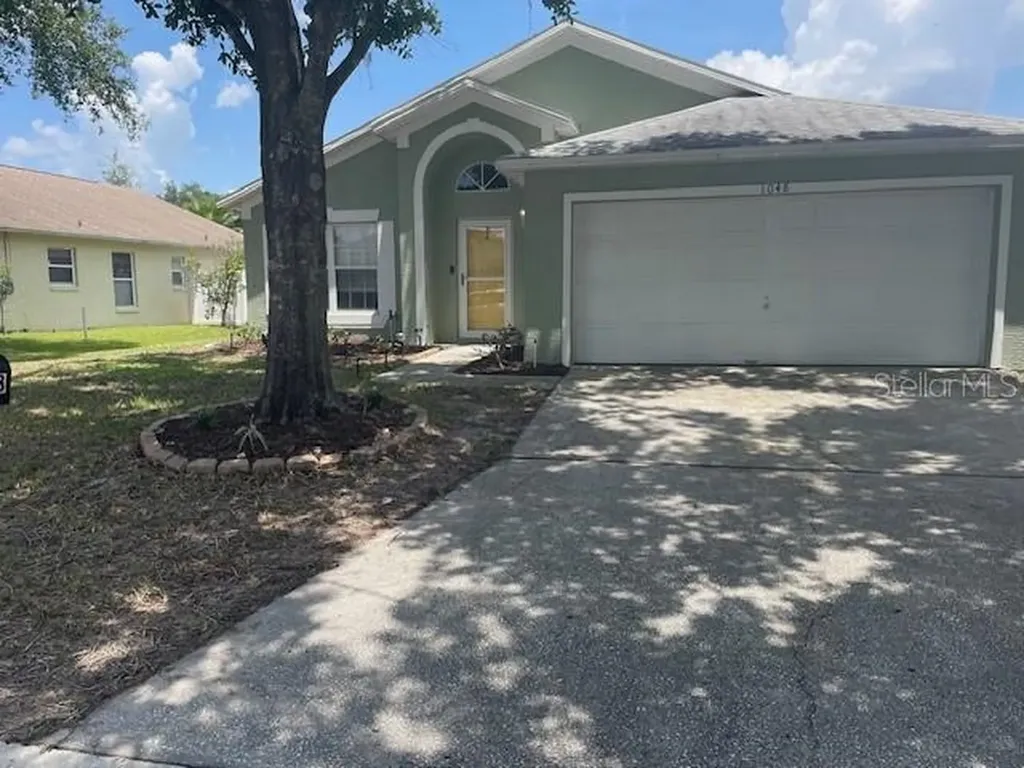 1048 Winding Water Way Clermont FL 34714