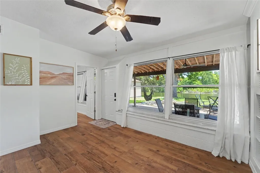 8879 Lakewood Drive Seminole FL 33772