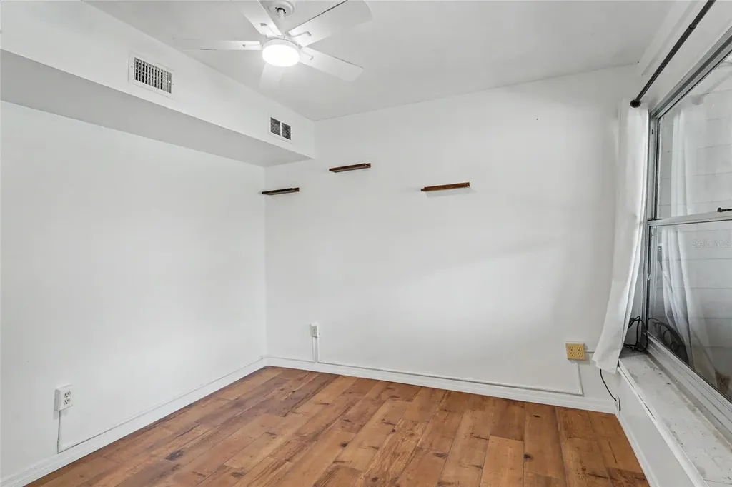 8879 Lakewood Drive Seminole FL 33772