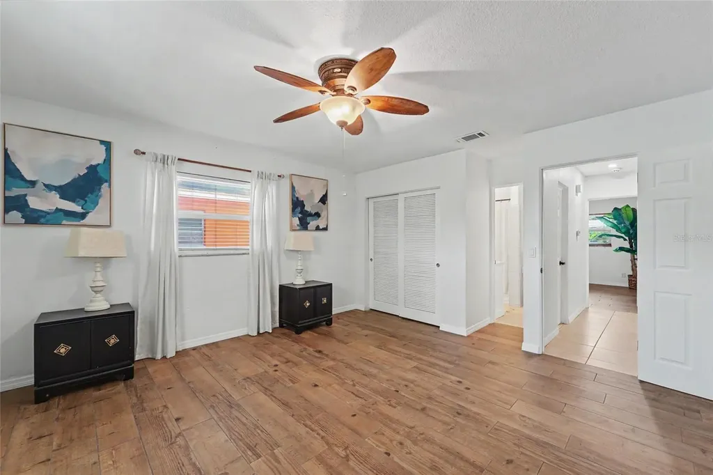8879 Lakewood Drive Seminole FL 33772