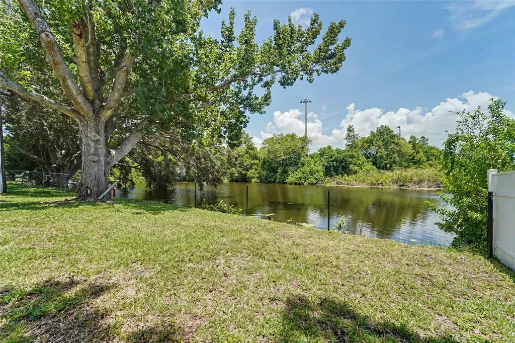 8879 Lakewood Drive Seminole FL 33772