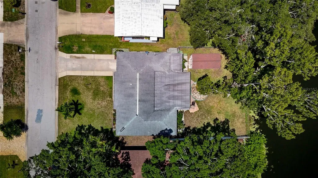 8879 Lakewood Drive Seminole FL 33772