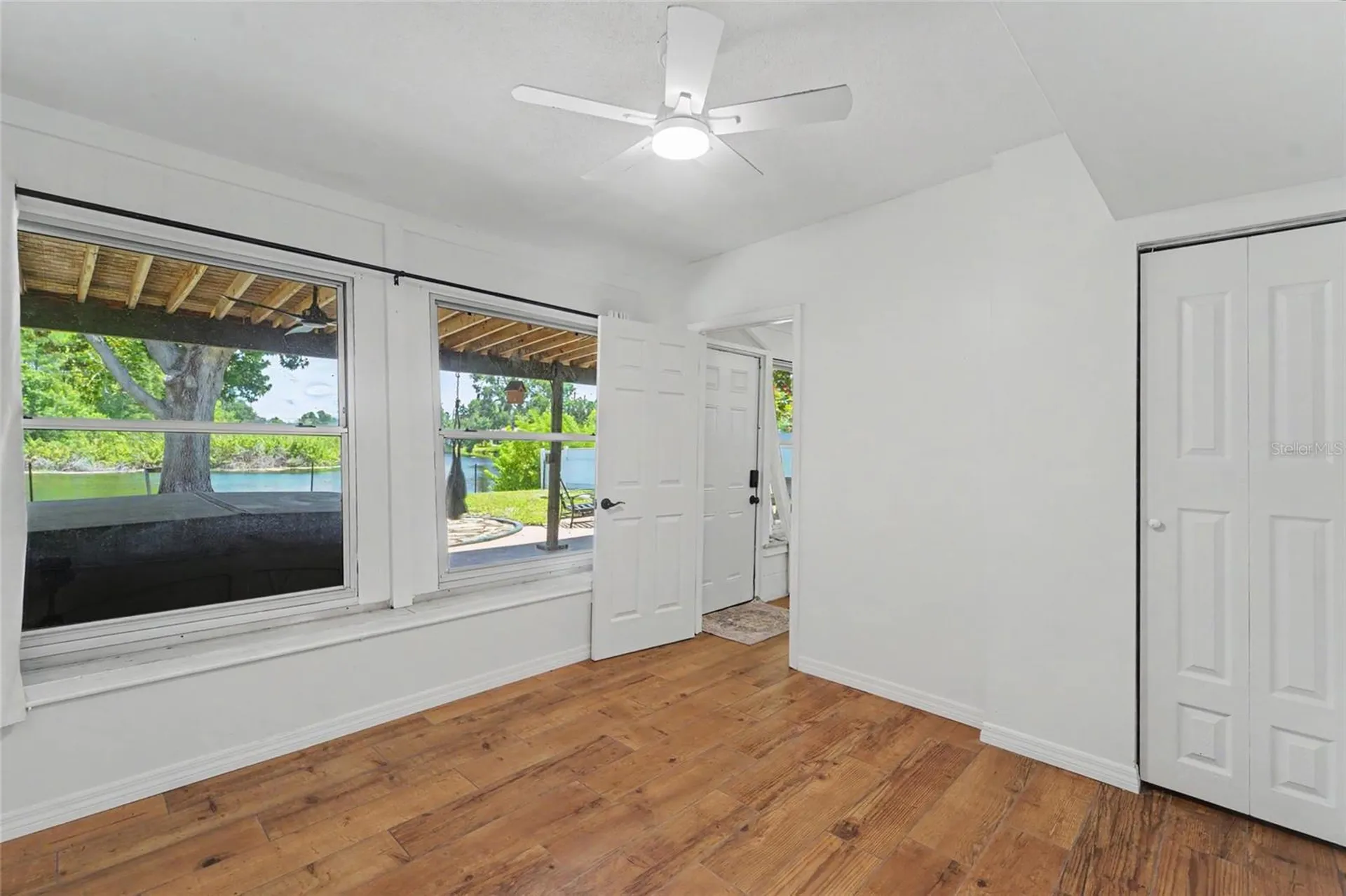 8879 Lakewood Drive Seminole FL 33772
