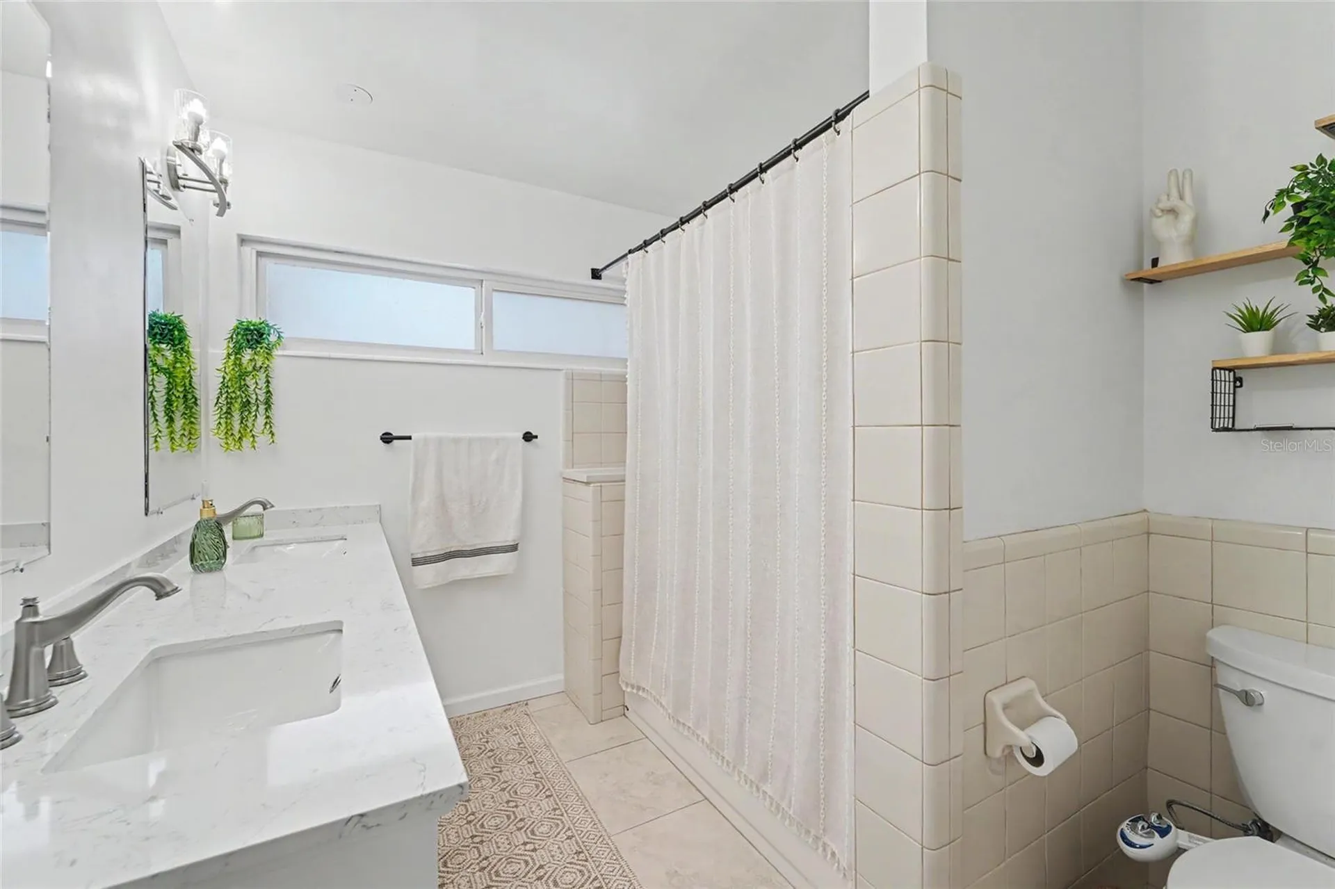 8879 Lakewood Drive Seminole FL 33772