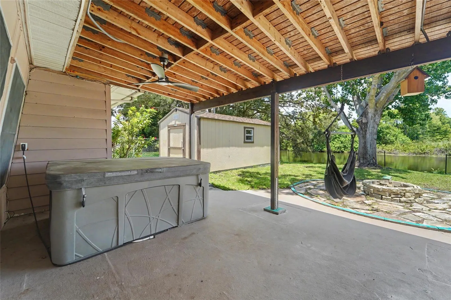 8879 Lakewood Drive Seminole FL 33772