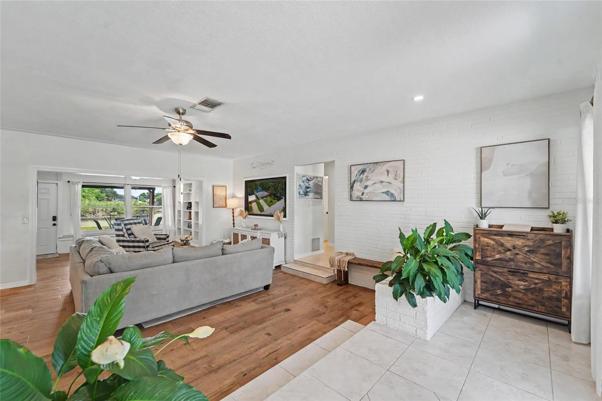 8879 Lakewood Drive Seminole FL 33772