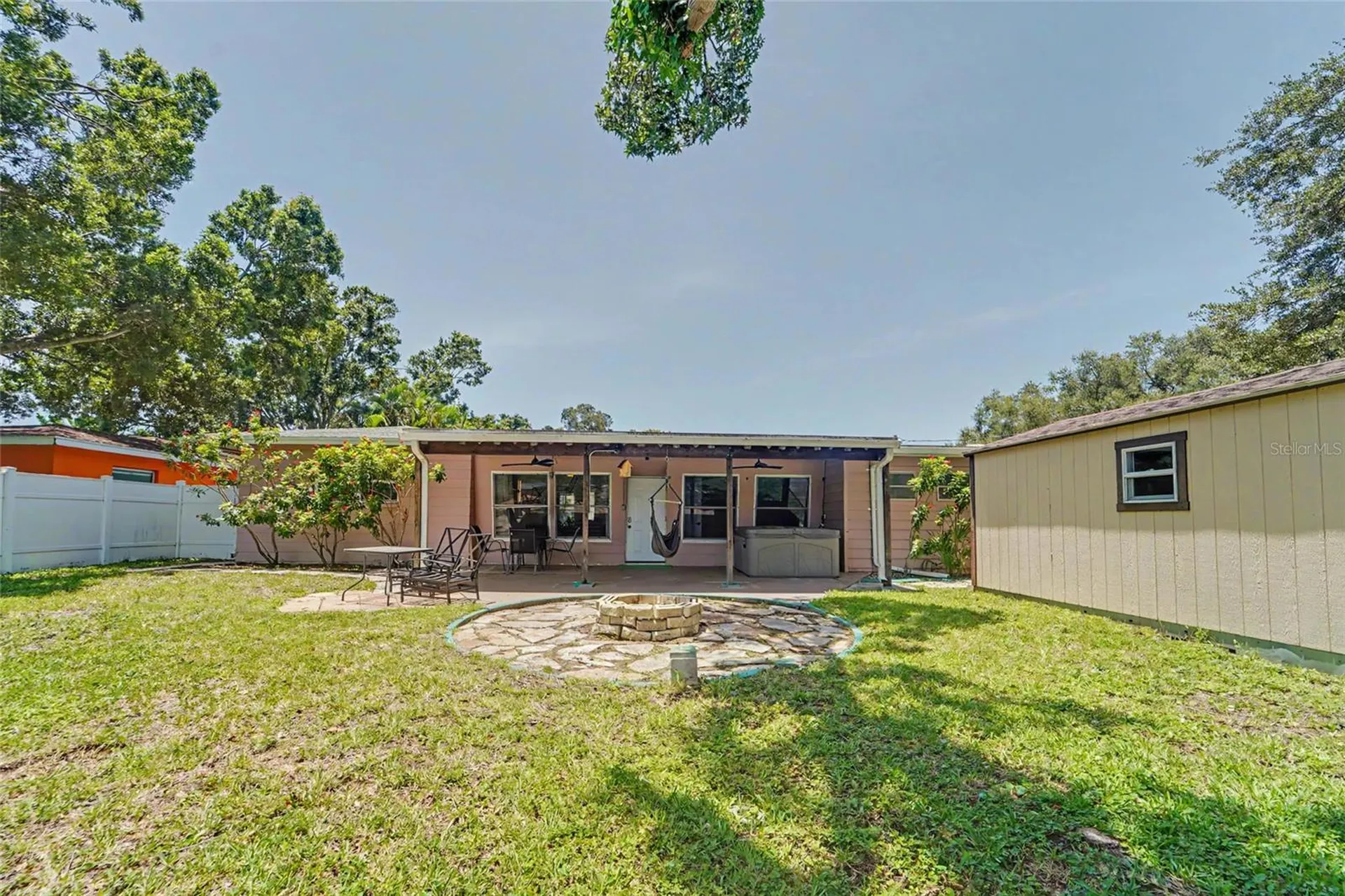 8879 Lakewood Drive Seminole FL 33772