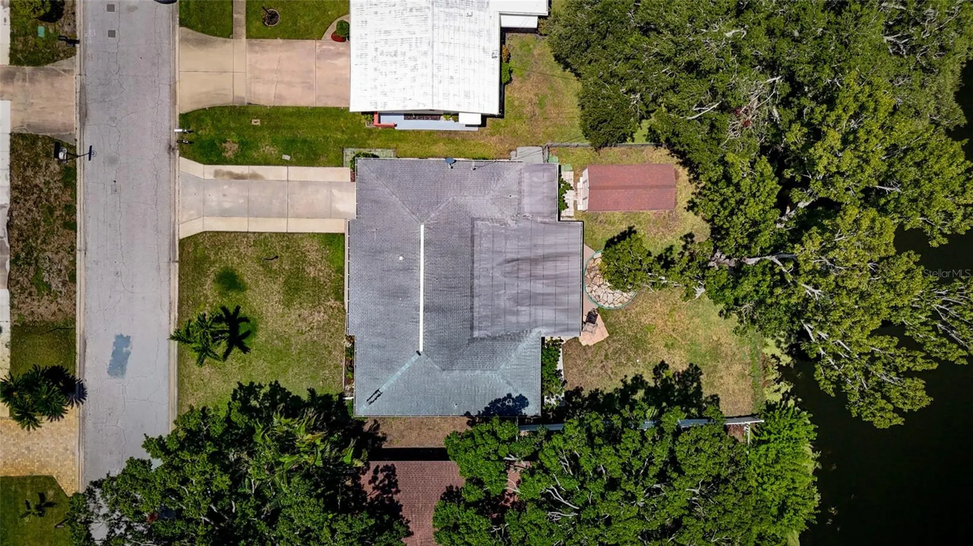 8879 Lakewood Drive Seminole FL 33772