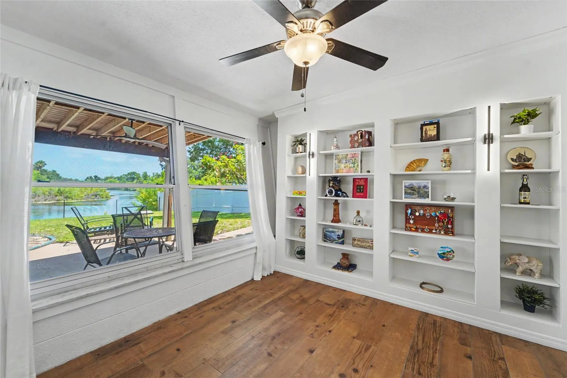8879 Lakewood Drive Seminole FL 33772