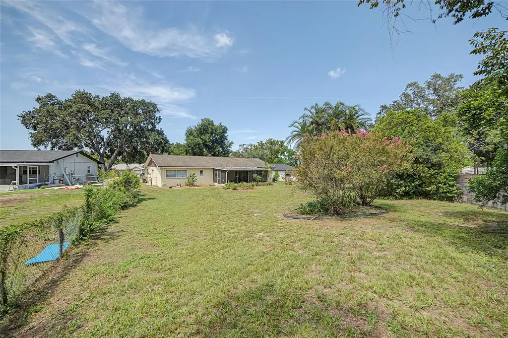 612 Barkfield Loop Brandon FL 33511