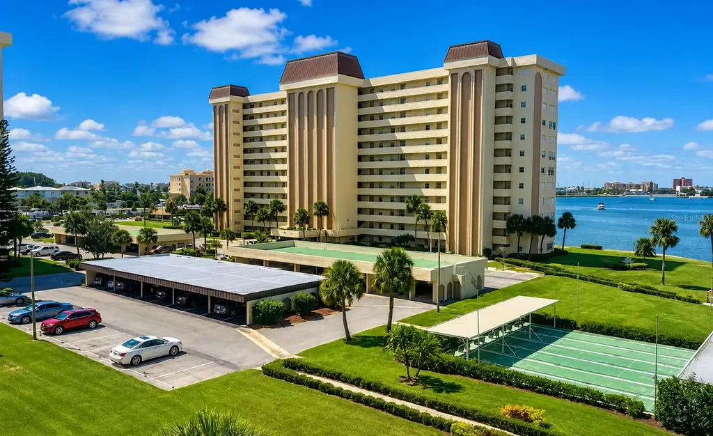 4575 Cove Circle St Petersburg FL 33708