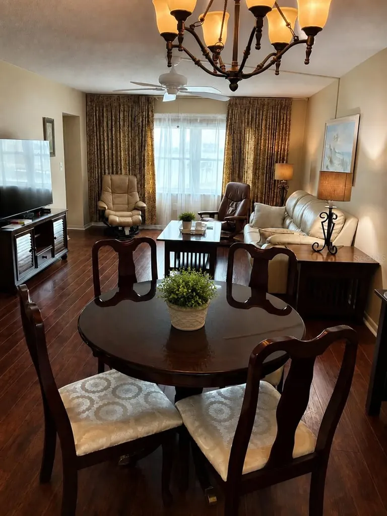 4575 Cove Circle St Petersburg FL 33708