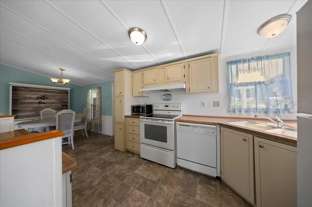 13082 SE 47th Court Belleview FL 34420