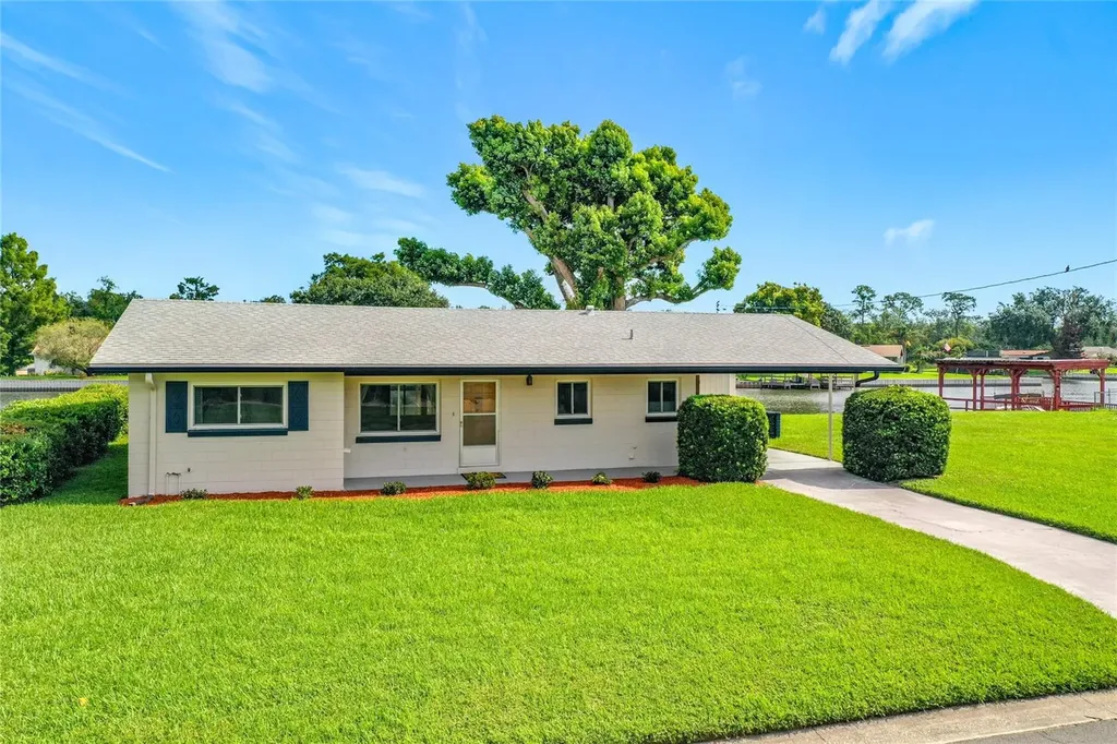 13225 Country Club Drive Tavares FL 32778