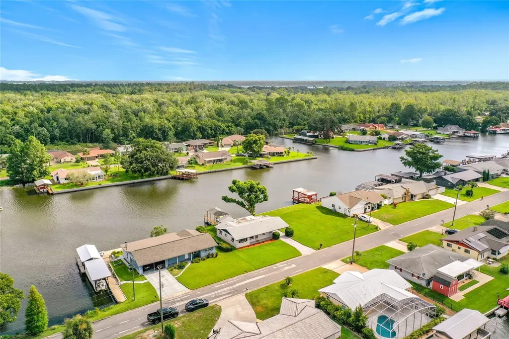 13225 Country Club Drive Tavares FL 32778