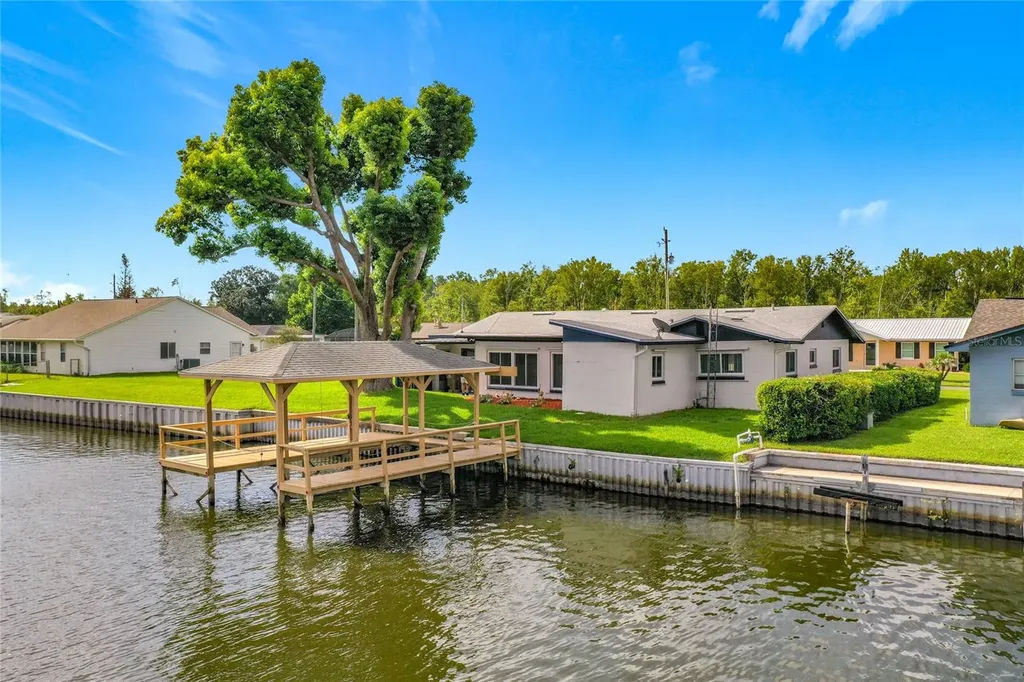 13225 Country Club Drive Tavares FL 32778