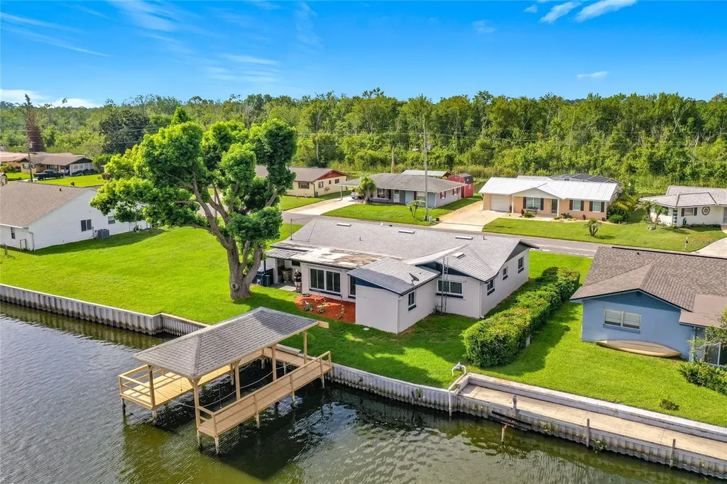 13225 Country Club Drive Tavares FL 32778