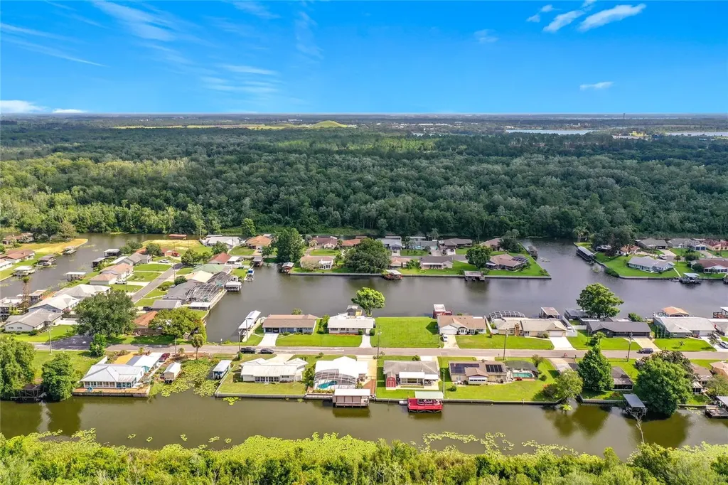 13225 Country Club Drive Tavares FL 32778