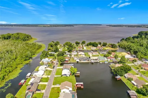 13225 Country Club Drive Tavares FL 32778