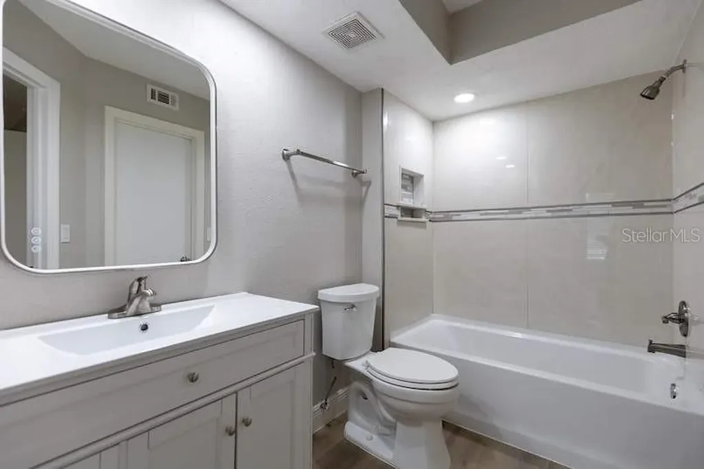 4572 Commander Drive Orlando FL 32822