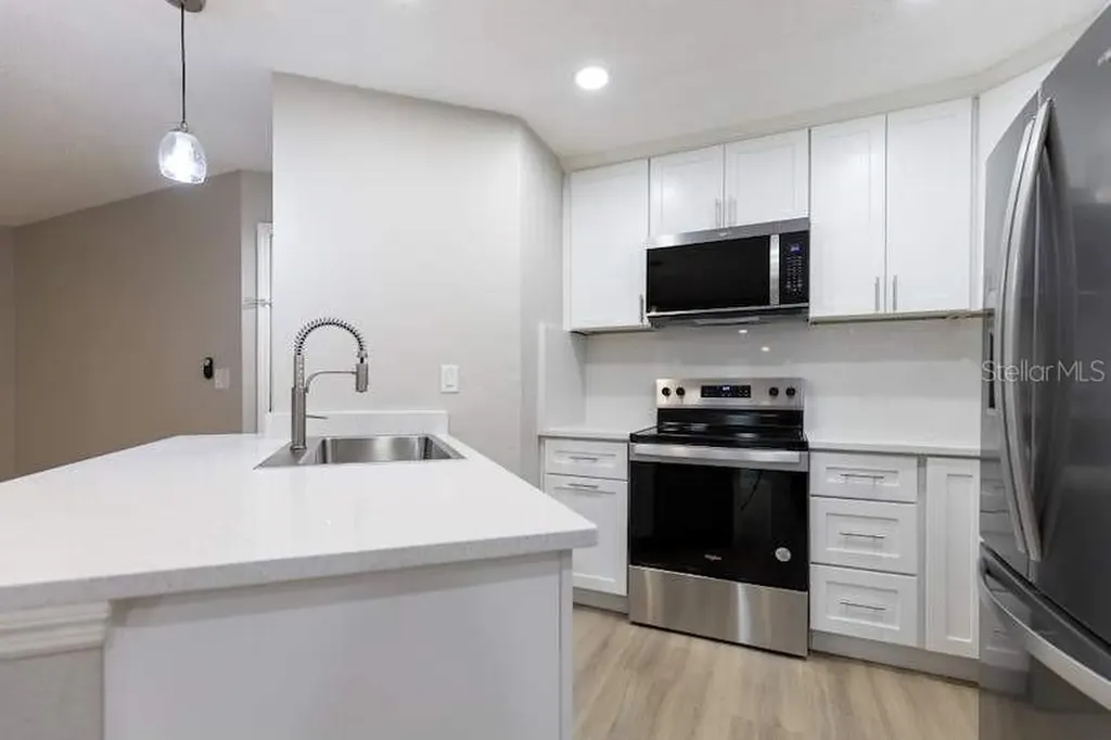 4572 Commander Drive Orlando FL 32822