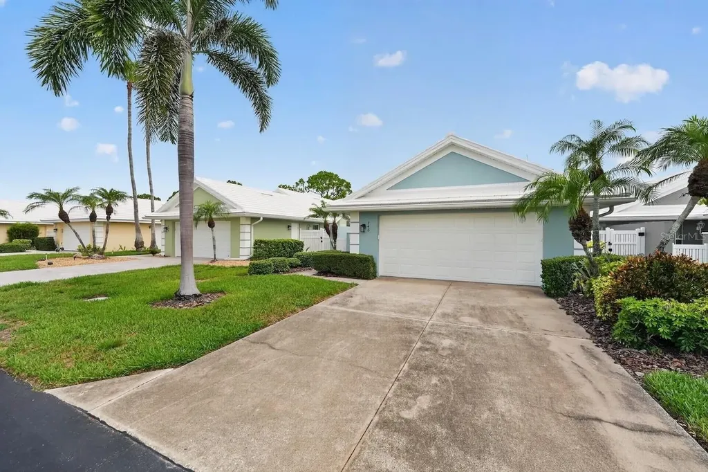 746 Harrington Lake Drive N Venice FL 34293