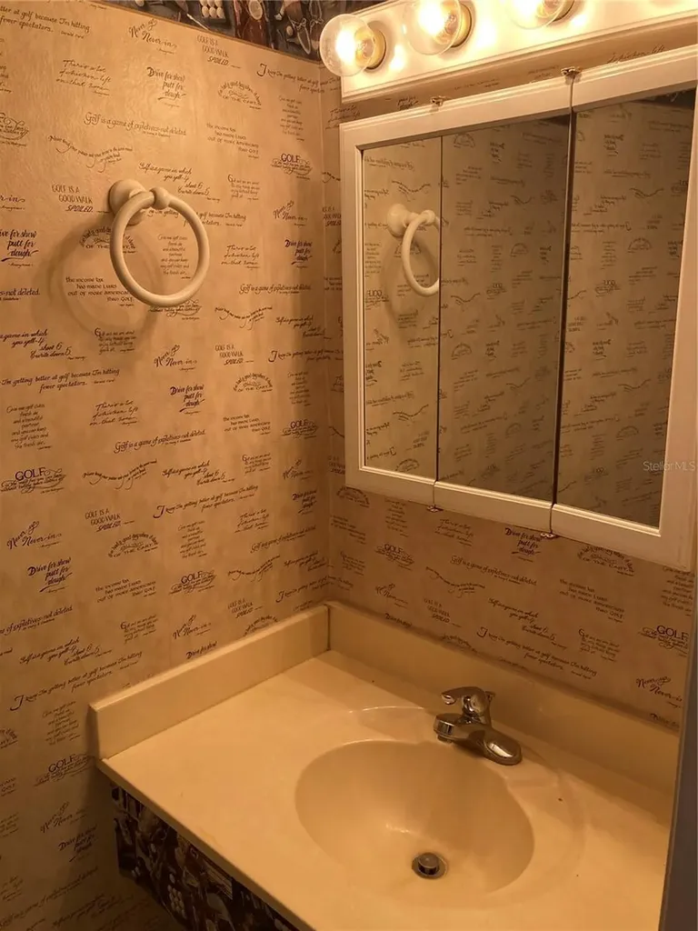 8014 Peach Drive Tampa FL 33637