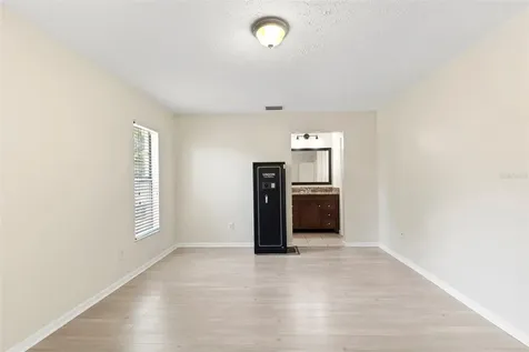 8904 W Flora Street Tampa FL 33615