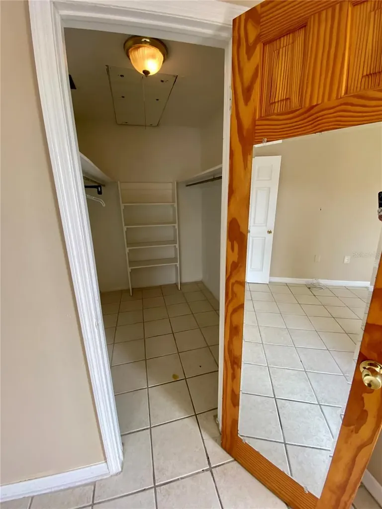 8602 Huron Court Tampa FL 33614
