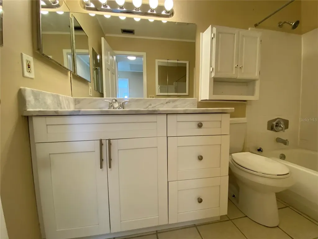 8602 Huron Court Tampa FL 33614